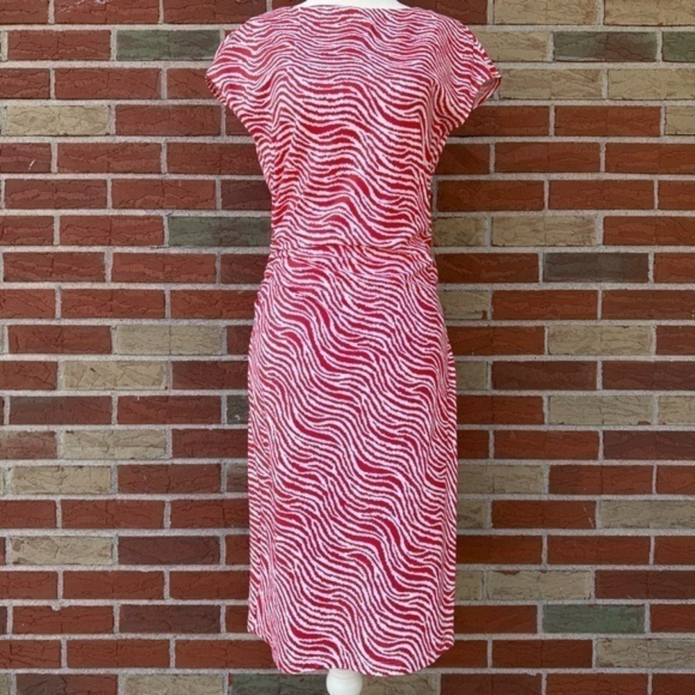 J. McLaughlin Patterned Ruched Red White Sleeveless Sheath Dress 👗